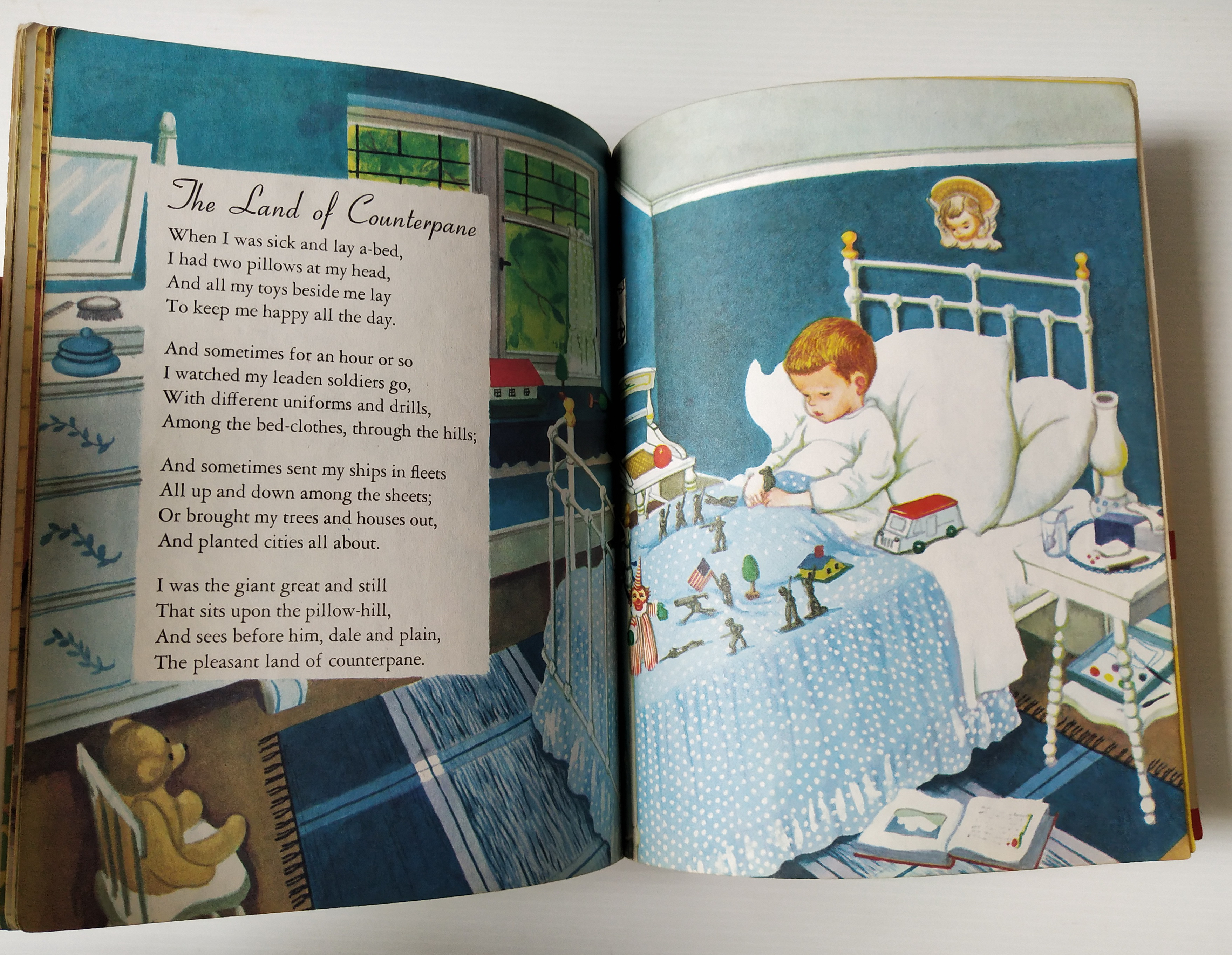 หนังสือภาพสวย **มีตำหนิ โปรดตรวจสอบทุกภาพ ฉบับภาษาอังกฤษ A little golden book, A child's Garden of Verses โดย Robert Louise Stevenson selected and Illustrated by Eloise Wilkin