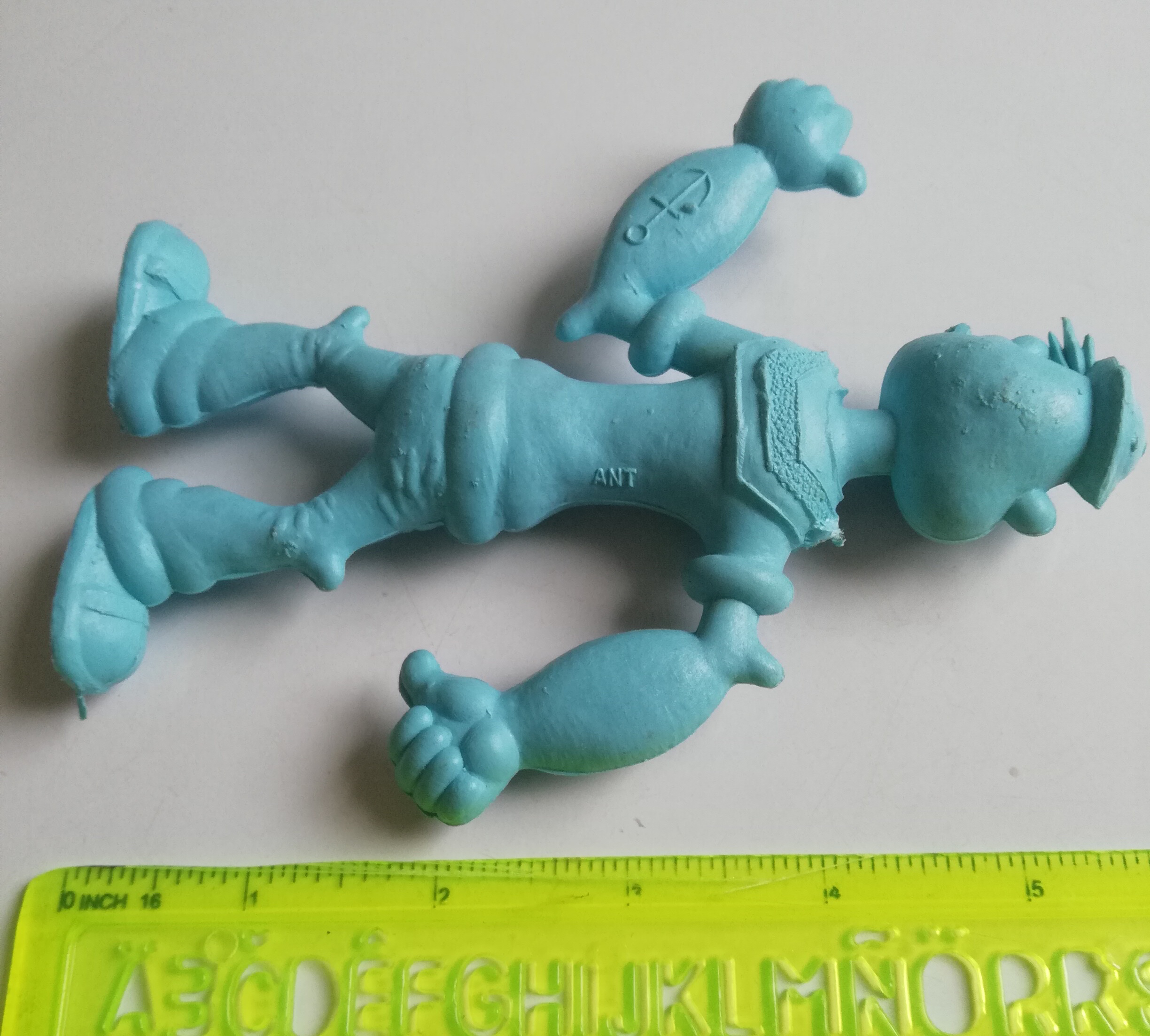 ของเล่น ย้อนยุค ของสะสมเรโทร " ตุ๊กตุ่น แอ๊นท6" Ants ตุ๊กตุ่นพลาสติกสีฟ้า รูป ป๊อบอาย Popeye