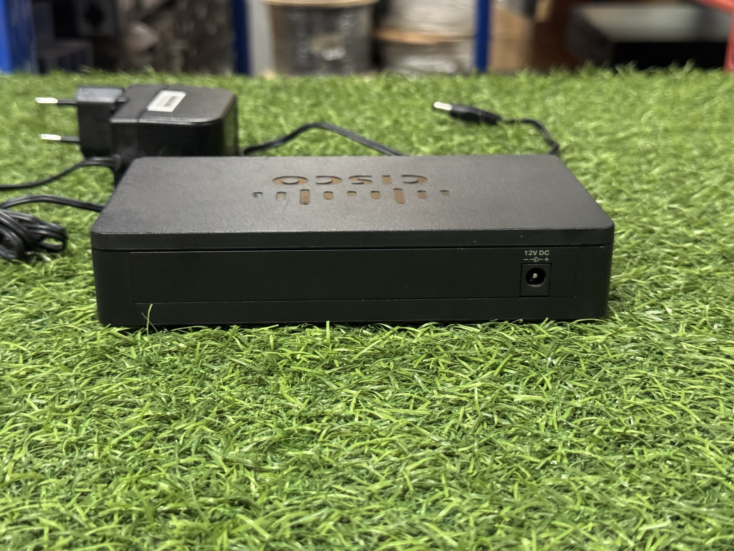 Switch Cisco SF90D-08 8Port + Adapter มี 17 ตัว