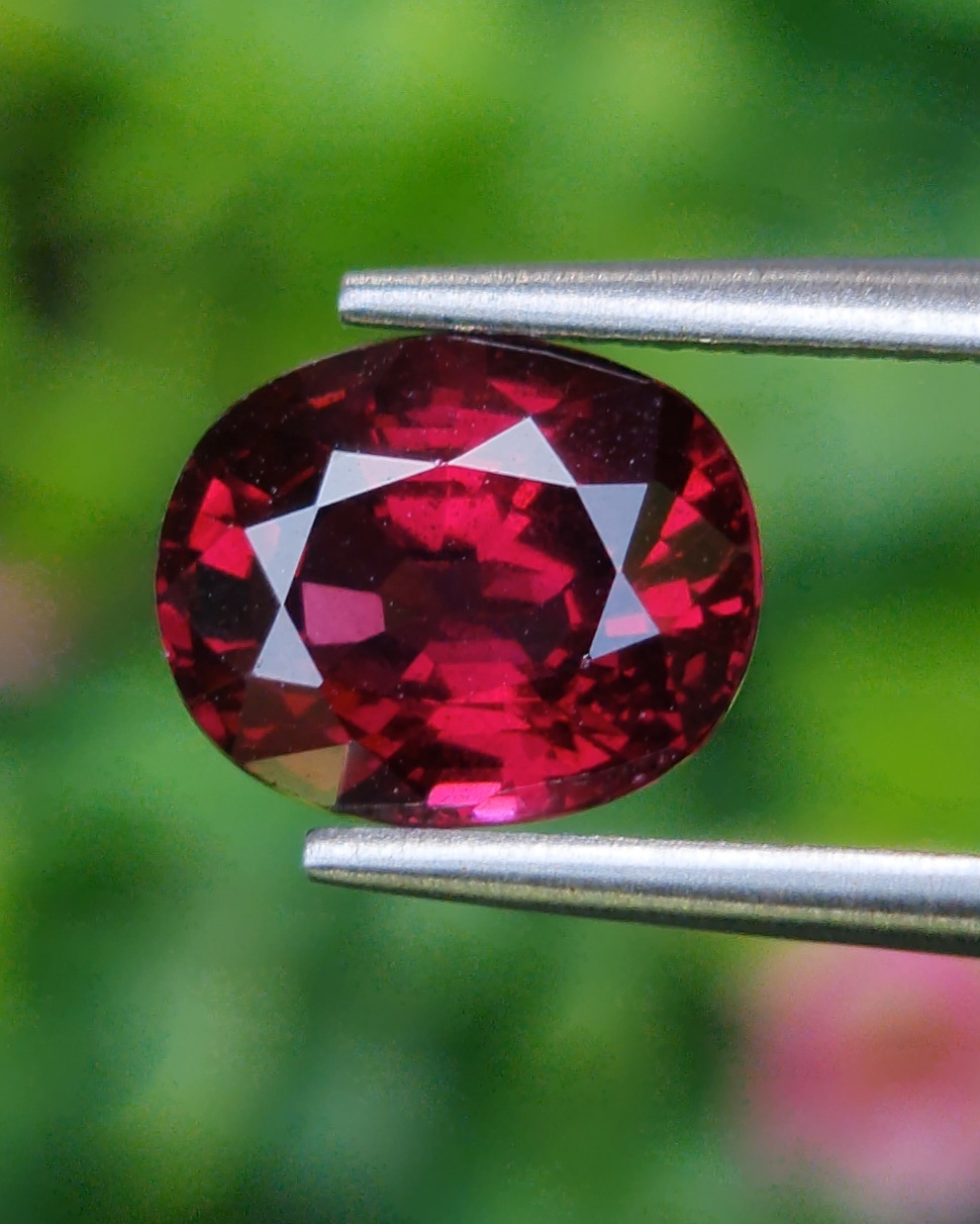 พลอย โรโดไลต์ กาเน็ท Rhodolite Garnet 3.04 กะรัต Cts.พลอยแท้ อัญมณีมงคลประจําวันเกิด เครื่องประดับพลอย