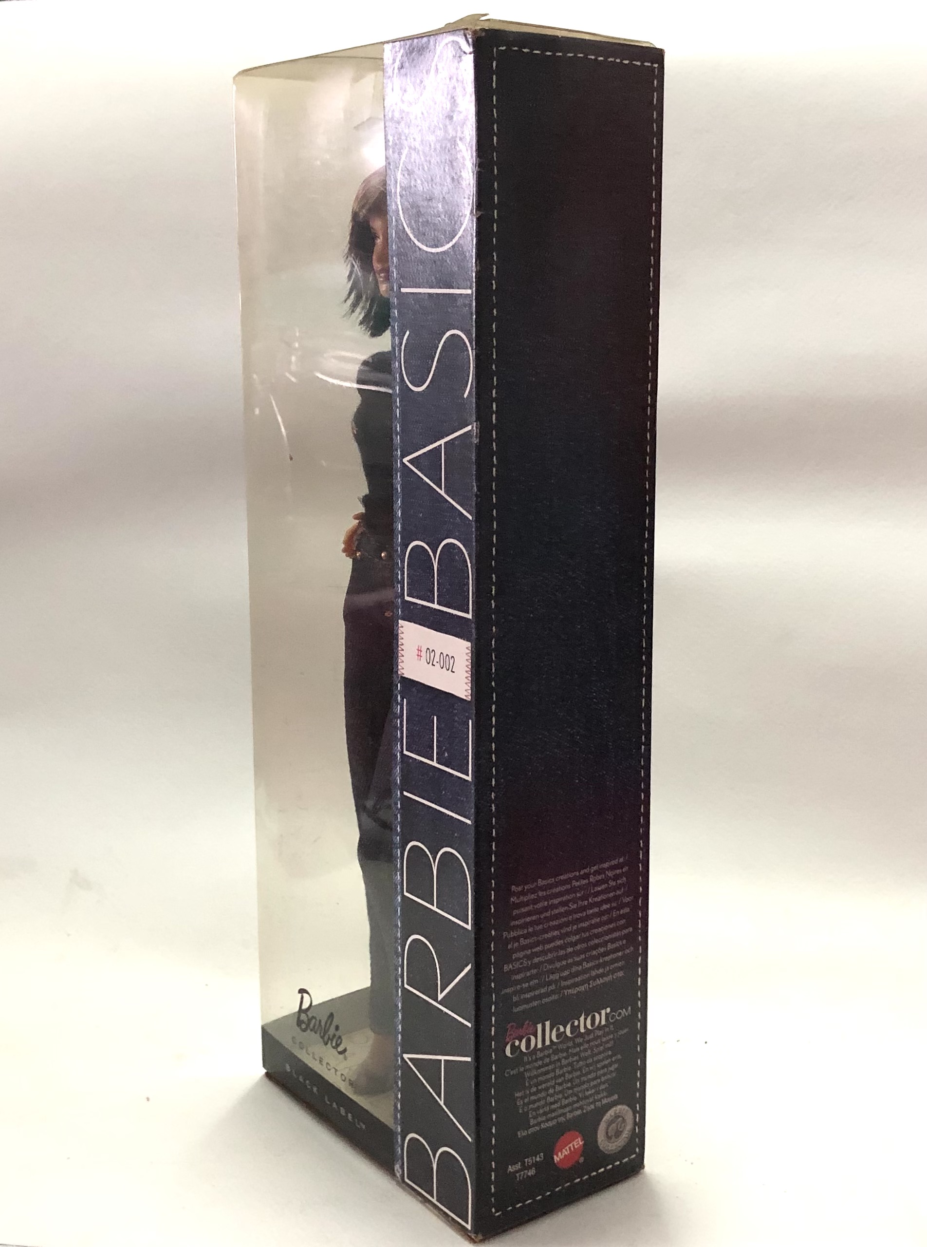 มือ1 ตุ๊กตาบาร์บี้ รุ่น Barbie Basic บาร์บี้ยีนส์ เก่าเก็บในกล่อง