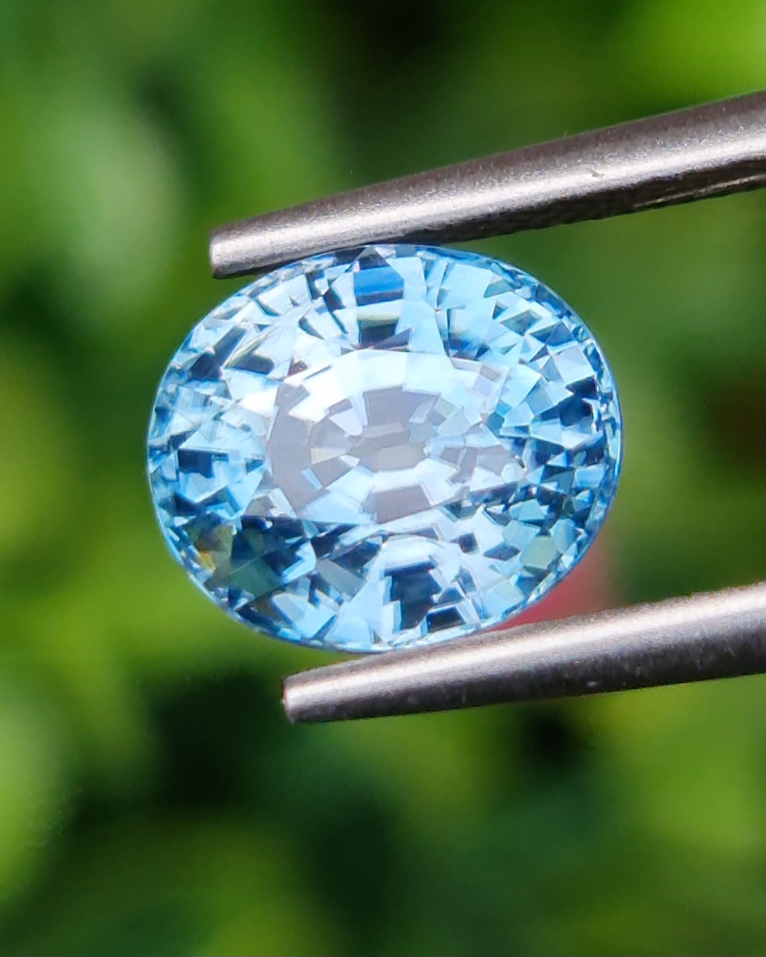 พลอย เพทาย (Zircon) 3.79 กะรัต (Cts.) พลอยแท้ อัญมณีมงคลประจําวันเกิด เครื่องประดับพลอย