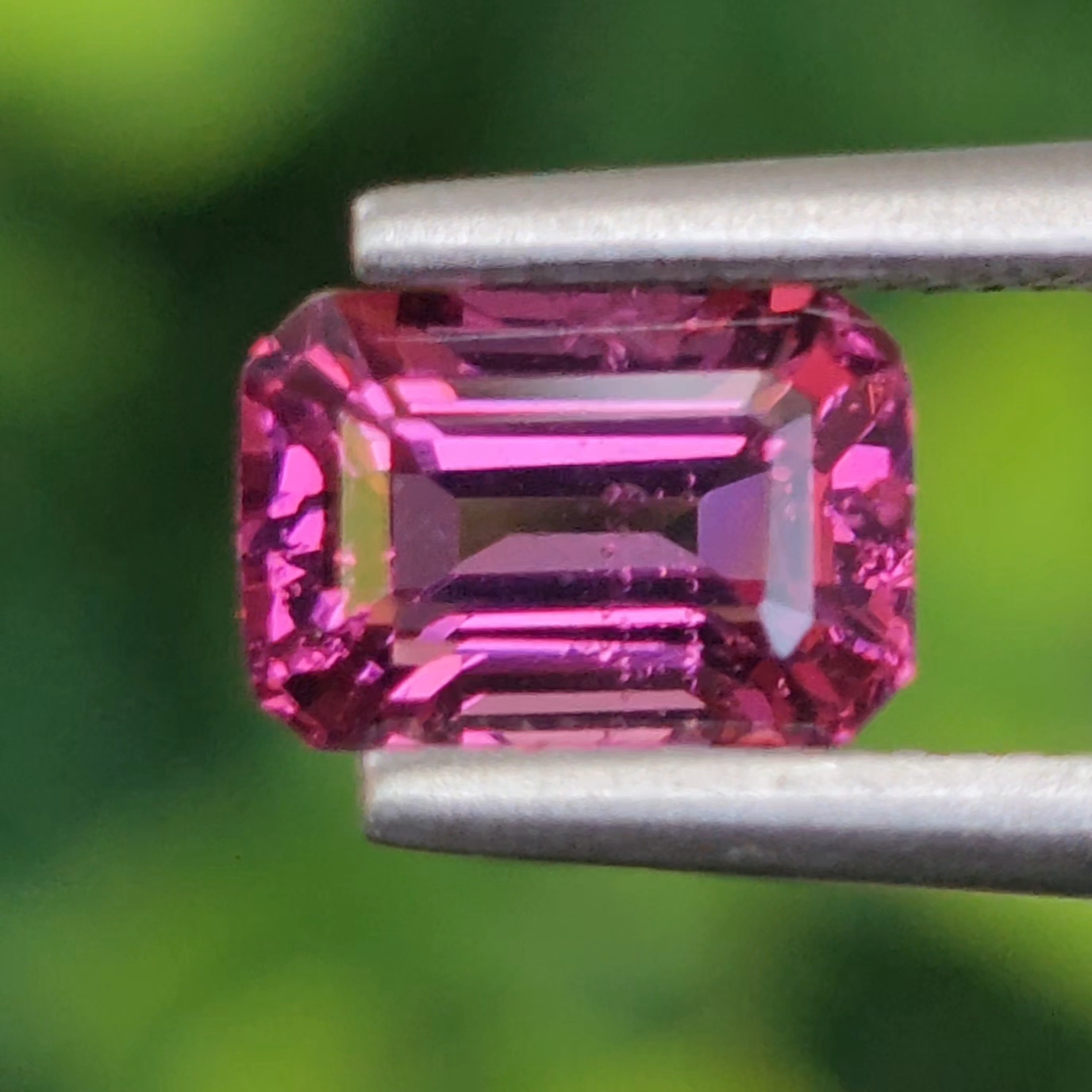 พลอย อุมบาไลต์ การ์เน็ต Umbalite Garnet 1.28 กะรัต (Cts.) ดิบ Unheated ลอยแท้ อัญมณีมงคลประจําวันเกิด เครื่องประดับพลอย