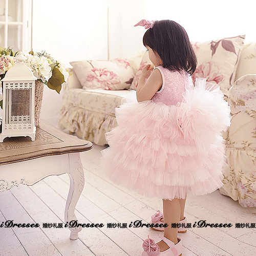 Pre-order ชุดราตรีเด็ก สีชมพู กระโปรงเค้กเป็นชั้น ๆ ส่วนบนปักเลื่อมสีชมพู สวยหรู ทันสมัย ผ้านุ่ม สวมใส่สบาย