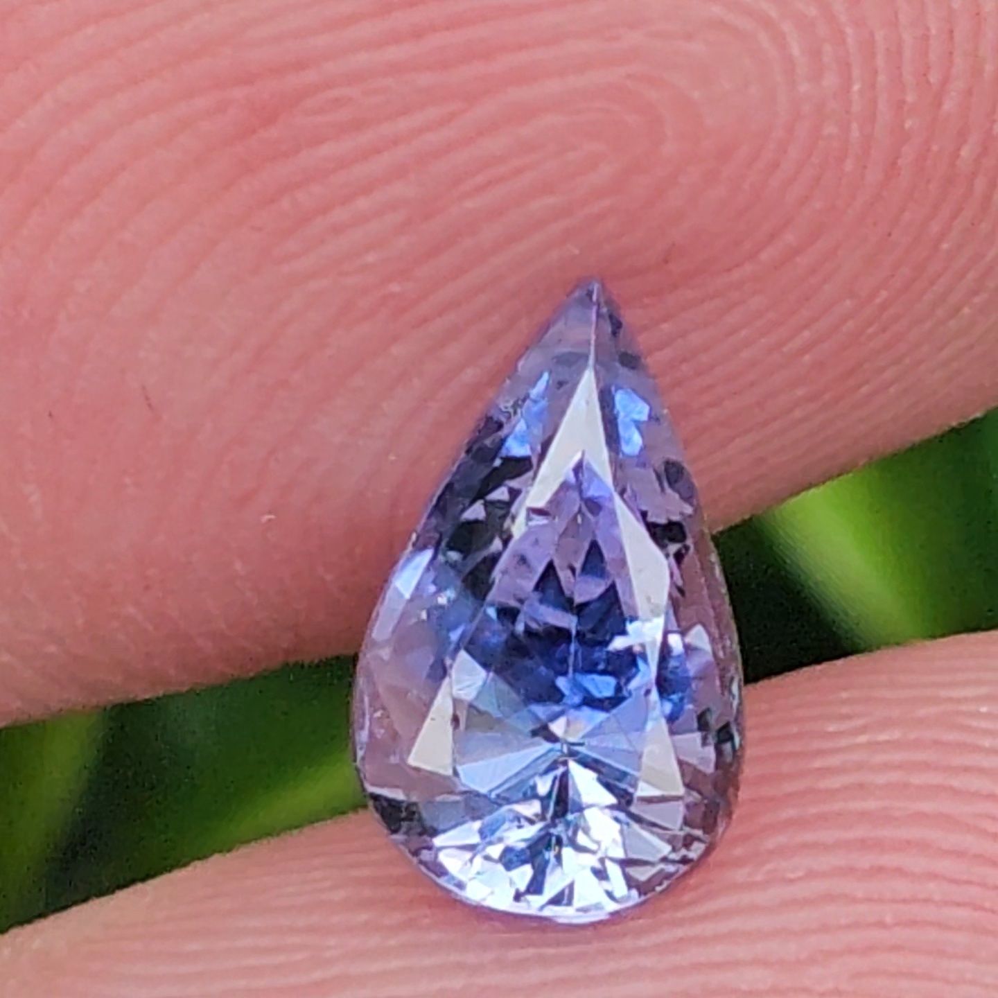 พลอย ไพลิน (Blue Sapphire) 1.55 กะรัต (Cts.) ดิบ (Unheated) พร้อมใบเซอร์ พลอยแท้ อัญมณีมงคลประจําวันเกิด เครื่องประดับพลอย