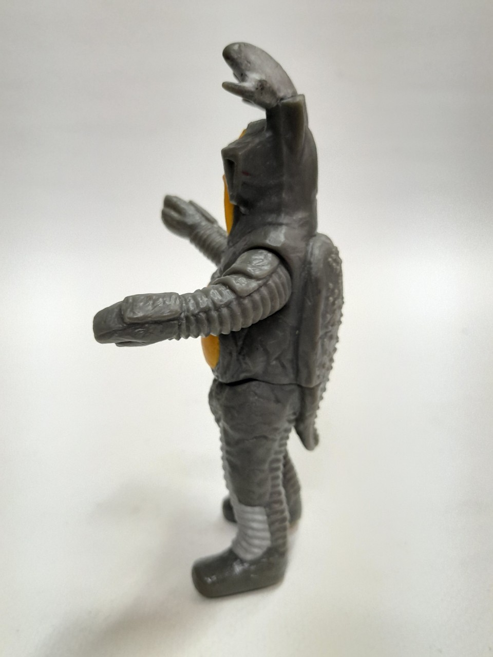 ซอฟ (แบบสุ่มในไข่กาชาปอง )ขนาด 5-5.5นิ้ว หายากมากๆ สัตว์ประหลาด เซ็ทต้อน2 ทำออกมาแบบเดียว ตัวเดียว รุ่นเดียว งานมือสอง สภาพดี ไม่มีสติ๊กเกอร์ใต้เท้า