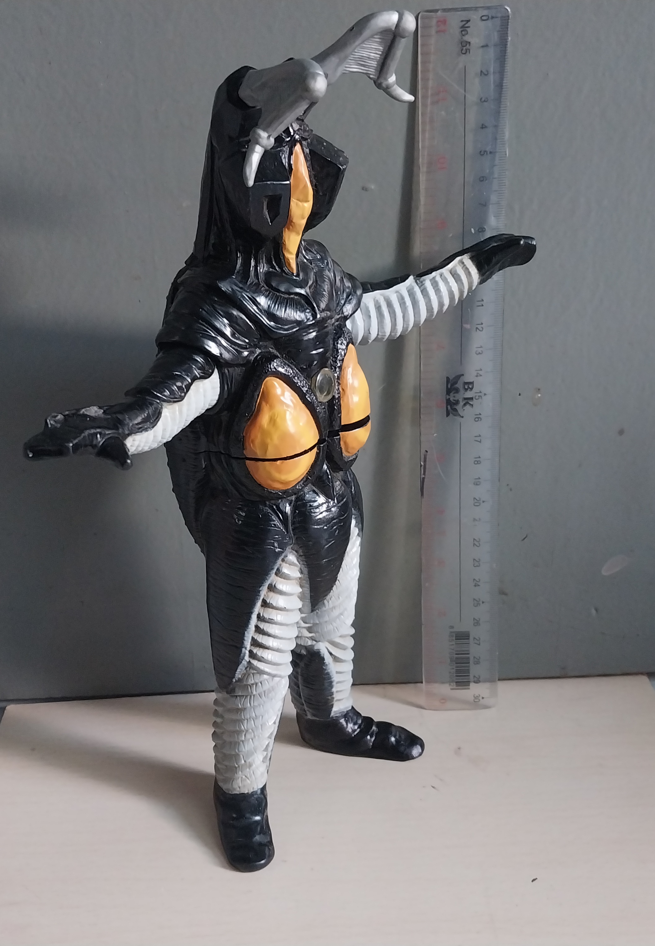 มีหลายภาพ สัตว์ประหลาดเซ็ทต้อน งานเครื่อง***ใช้ระบบไม่ได้ ,โมเท้าข้างหนึ่ง ยืนได้ปกติ ขนาดประมาณ 11นิ้ว ตามภาพ