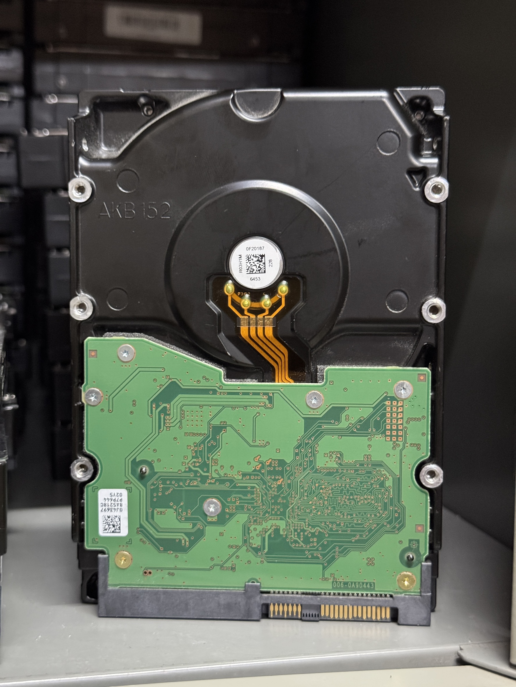 HDD Server HGST 2TB SAS 3.5 12Gbps 7200RPM" สำหรับเซิร์ฟเวอร์