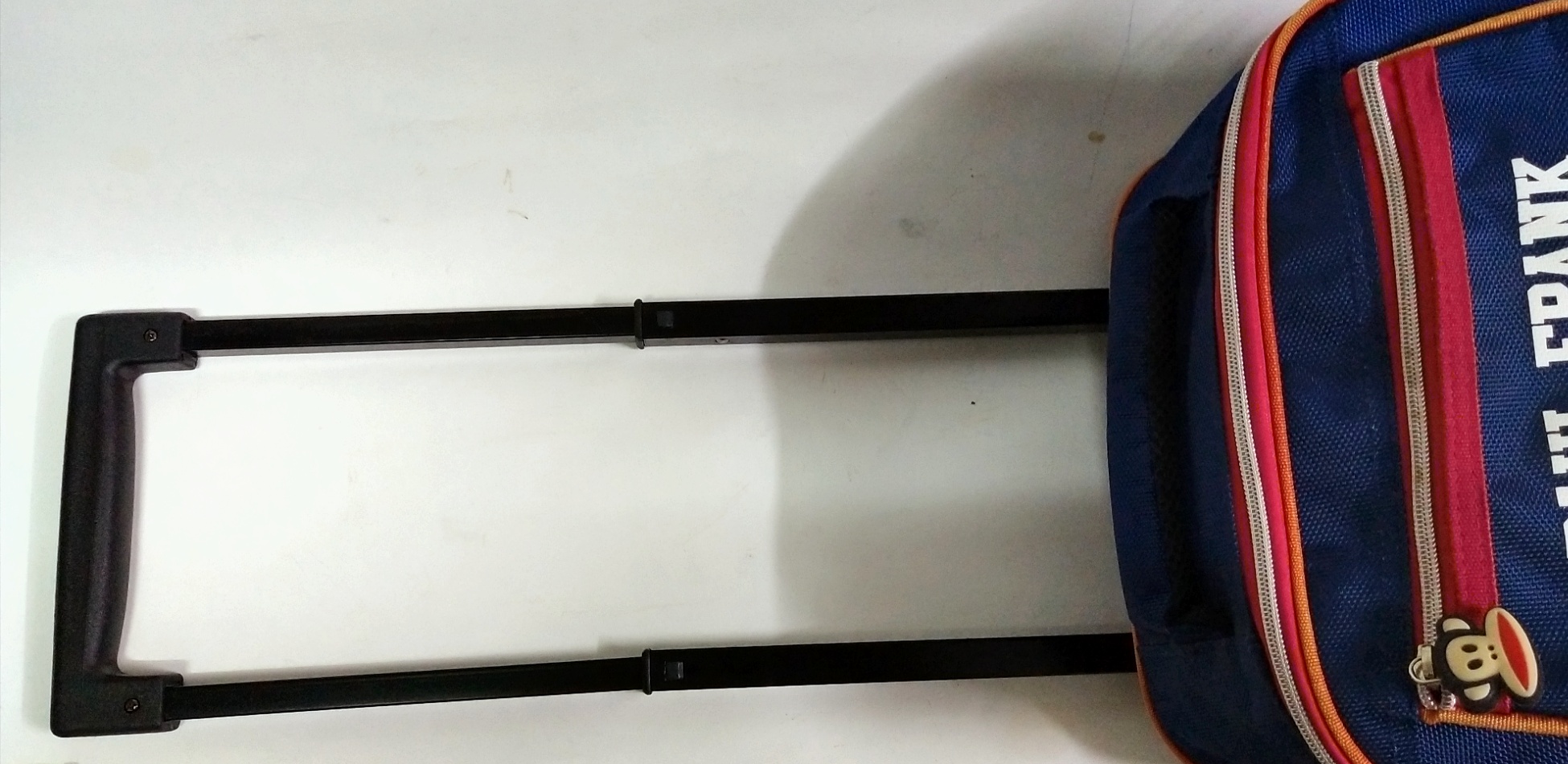 กระเป๋าล้อลาก Paulfrank พอลแฟร้งค์ All Stars Football สีน้ำเงิน ขนาดประมาณ 14" สูง 16"*11*5", ของแท้ ของใหม่ มีป้าย ** สีด้านบนซีดเล็กน้อยตามภาพ