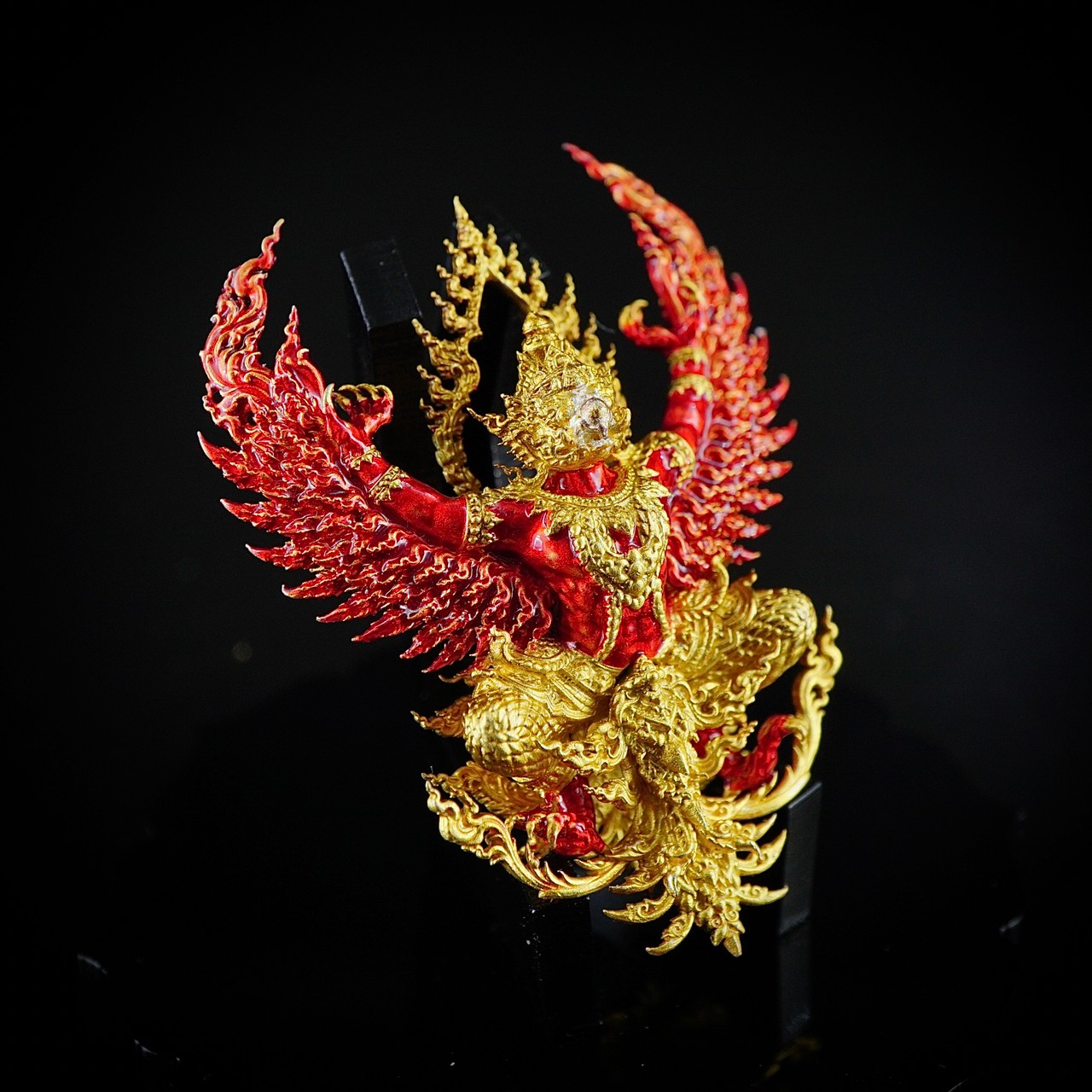 พญาครุฑ พญาเวนไตย รหัส 9 เนื้อบรอนซ์ชุบทองลงยาแดง