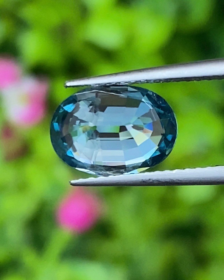 พลอย เพทาย (Zircon) 3.39 กะรัต (Cts.) พลอยแท้ อัญมณีมงคลประจําวันเกิด เครื่องประดับพลอย