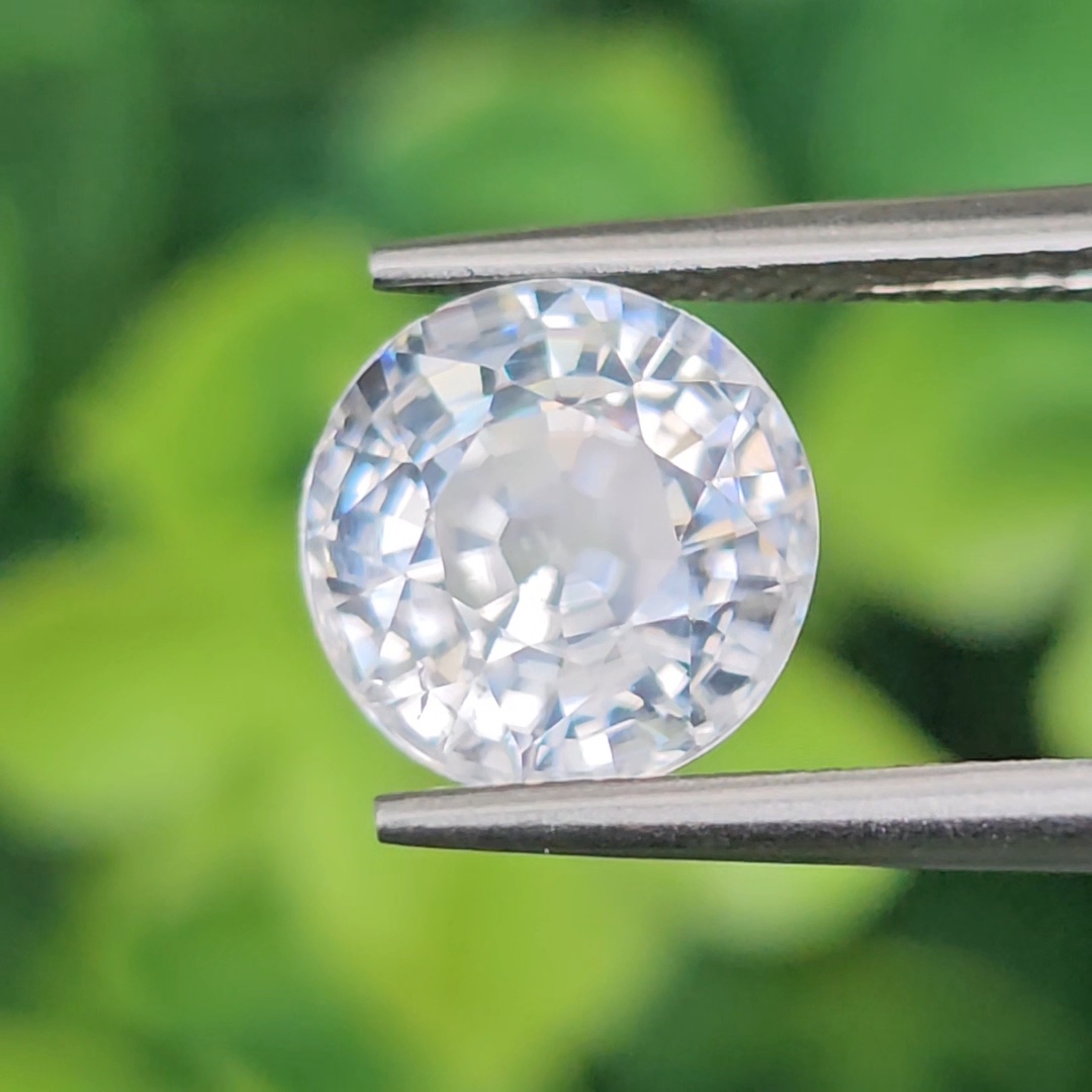 พลอย เพทาย Natural Zircon 4.08 กะรัต (Cts.) พลอยแท้ อัญมณีมงคลประจําวันเกิด เครื่องประดับพลอย