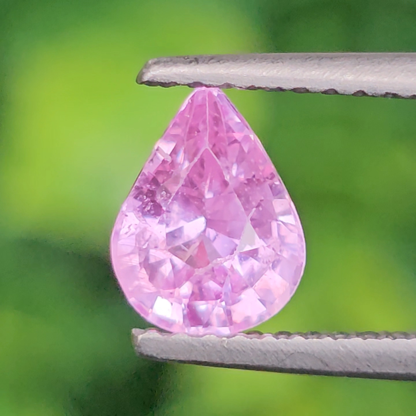 พลอย ชมพู พิ้ง แซฟไฟร์ Pink Sapphire 1.15 กะรัต (Cts.) พร้อมใบเซอร์ พลอยแท้ อัญมณีมงคลประจําวันเกิด เครื่องประดับพลอย