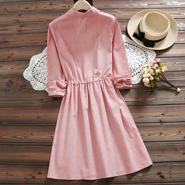 เดรสเชิ้ตแขนยาว เอวผูกจั๊ม แต่งปักลายกระรอก (12295LM)