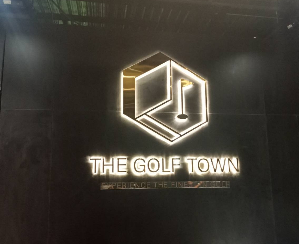 ป้ายไฟออกหลัง #THEGOLFTOWN