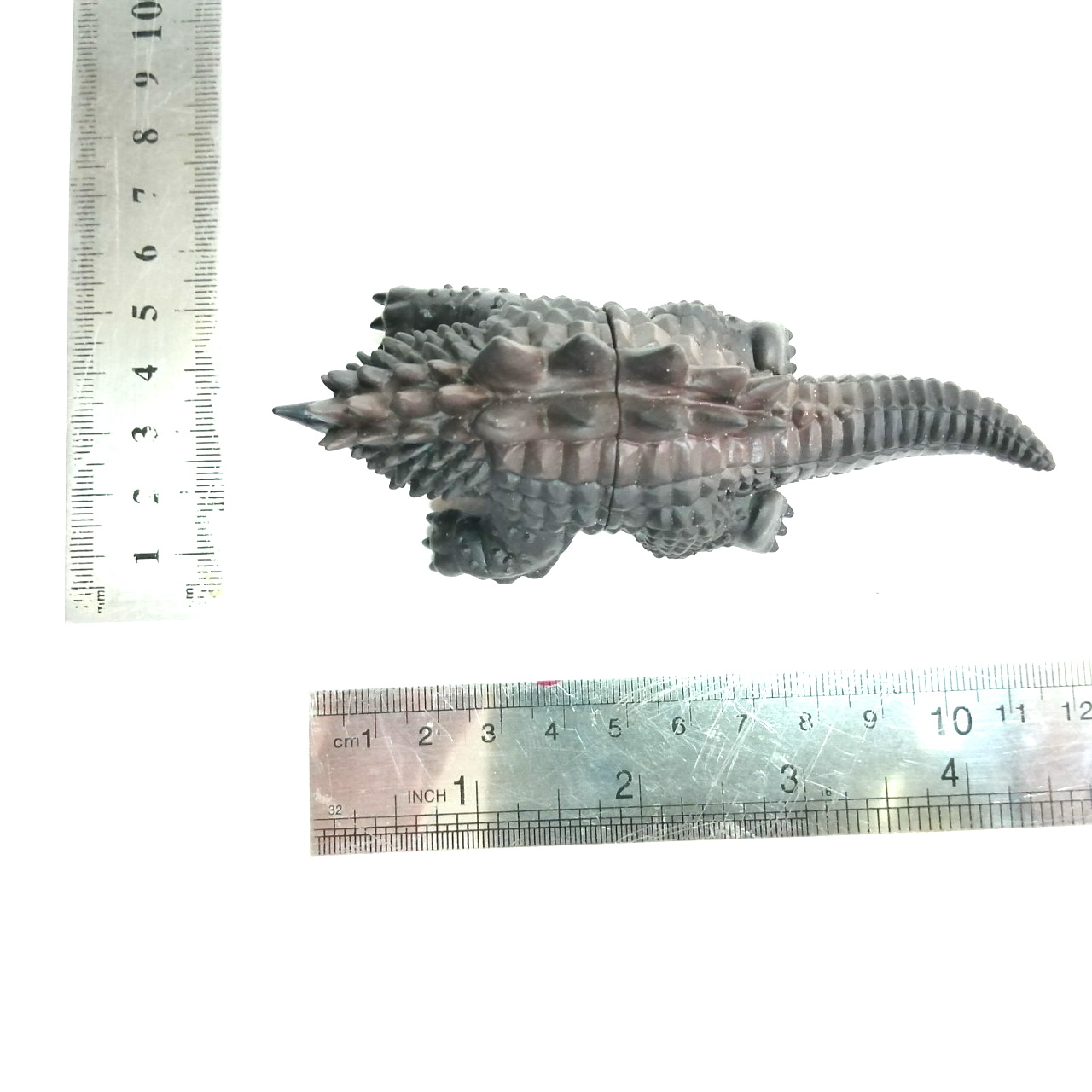 ซอฟ 4 นิ้ว สัตว์ประหลาด มะกุร่า จากอุลตร้าแมนคนแรก สภาพดี มีรอยบ้าง ค่อนข้างหายาก