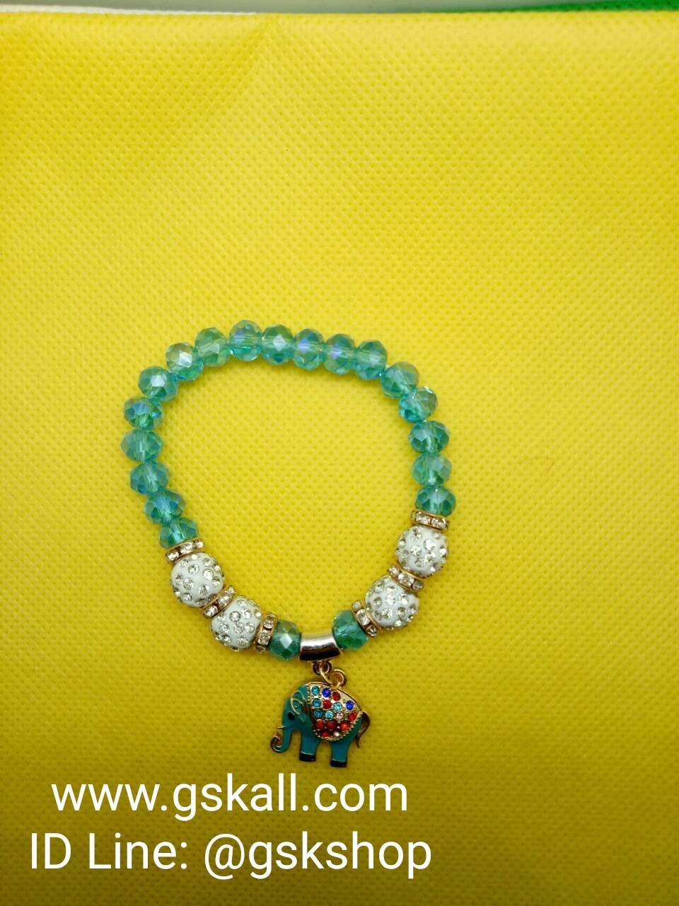 กำไลมือลูกปัดใสห้อยช้าง