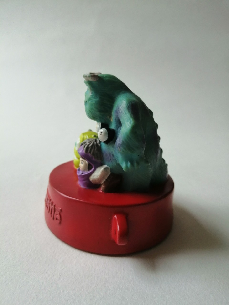 ของสะสมภาพยนต์การ์ตูนอนิเมชั่น มอนสเตอร์ อินซ์ Monster Inc. เป็นฝาท็อปเปอร์ขสดน้ำจาก เนสเล่ ***งานเก่า มีตำหนิ โปรดตรวจสอบทุกภาพ