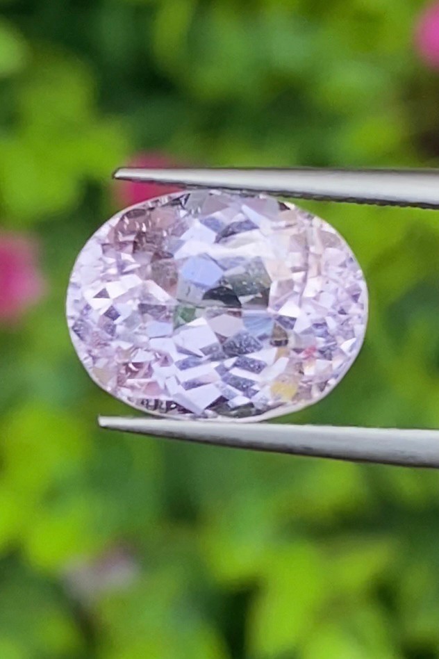 พลอย คุนไซท์ Kunzite 5.13 กะรัต (Cts.) พลอยแท้ อัญมณีมงคลประจําวันเกิด เครื่องประดับพลอย