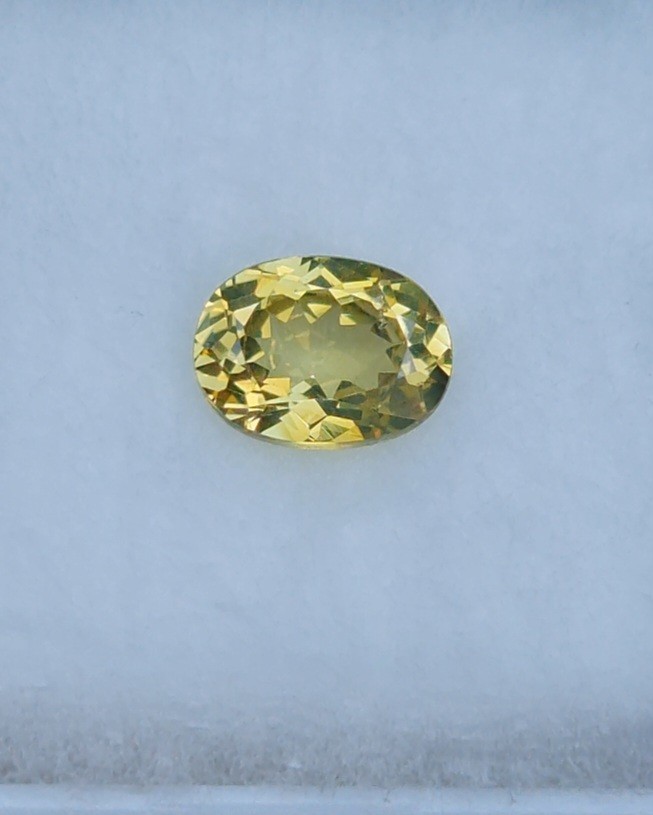 พลอย คริโซเบริล (Chrysoberyl) 1.23 กะรัต (Cts.) พลอยแท้ อัญมณีมงคลประจําวันเกิด เครื่องประดับพลอย