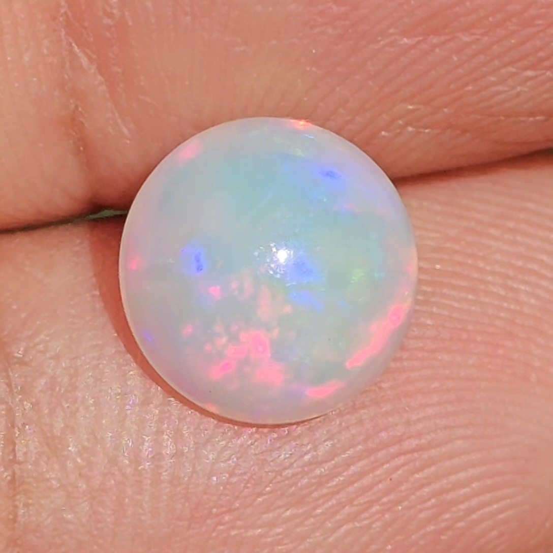 พลอย ไวท์ โอปอล White Opal 1.45 กะรัต (Cts.) พลอยแท้ อัญมณีมงคลประจําวันเกิด เครื่องประดับพลอย