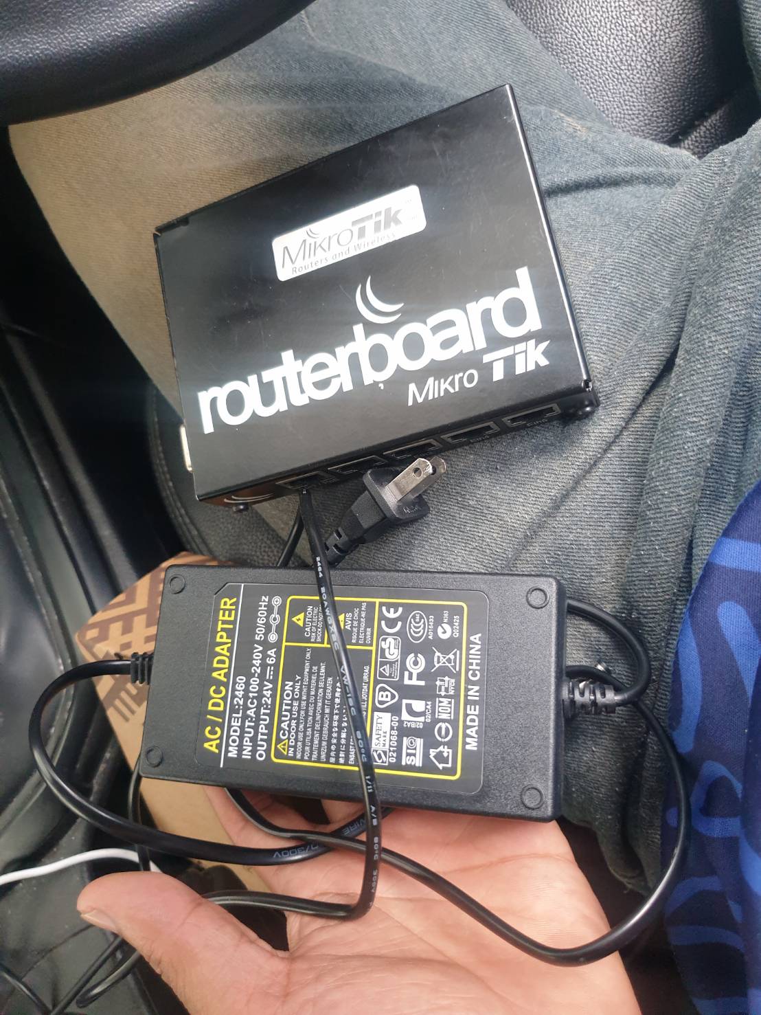 MikroTik RB450G - 5-Port Gigabit Ethernet
