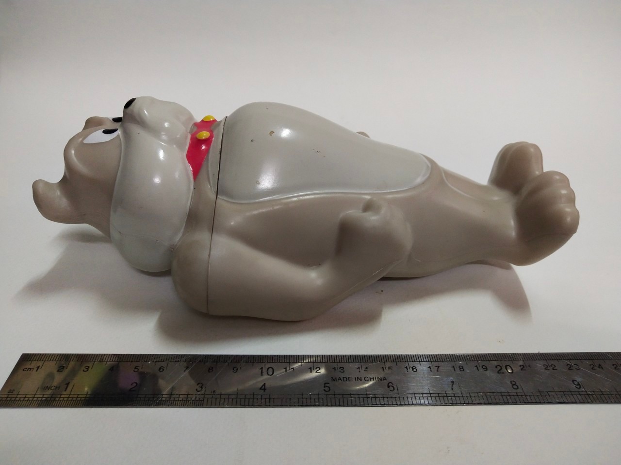 แก้วน้ำพลาสติก งานEGV " บูลด๊อก" ศัตรูคู่ปรับ ทอมกับเจอรี่ งานเก่าสะสมสภาพดีมีรอยบ้าง ค่อนข้างหายาก