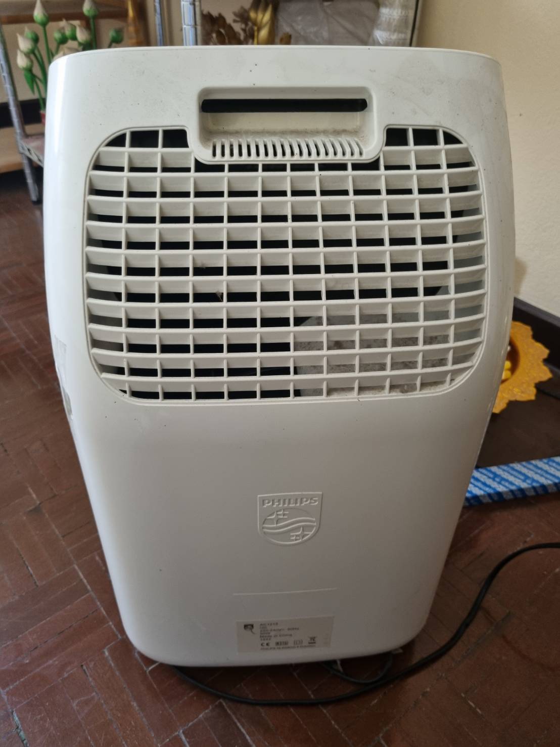 philips เครื่องฟอกอากาศ ระบบ Vitashield IPS สำหรับห้องขนาด 63 ตร.ม. รุ่น AC1215 (มีระบบ Sensor ตรวจจับฝุ่น PM 2.5) 1 เครื่อง สภาพดี