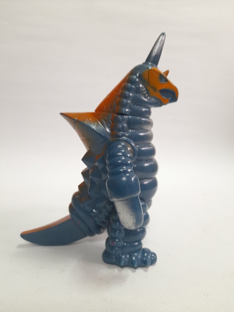 ซอฟ 6.5-7 นิ้ว สัตว์ประหลาดวาคิซิม จากอุลตร้าแมนเอ/เอส มือสอง สภาพดี มีรอยบ้าง มีปั๊มใต้เท้า japan 1989