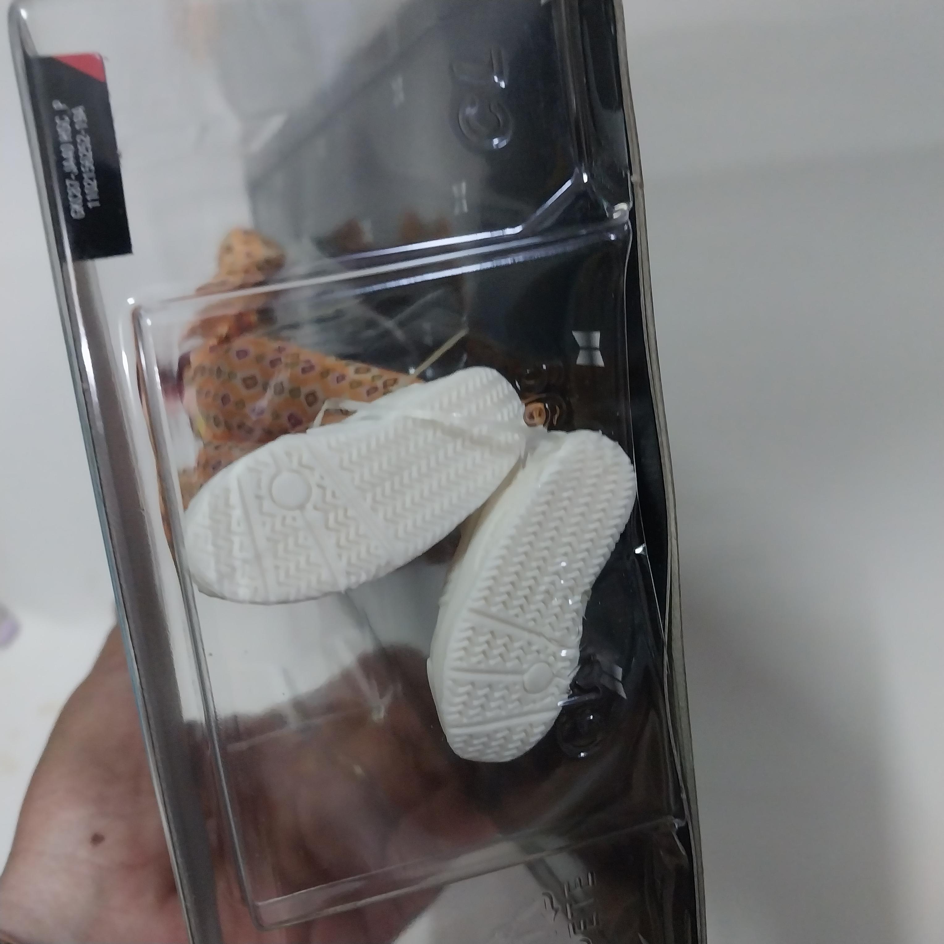 มีหลายภาพ มือ1 กล่องชำรุดบ้าง มีหลายภาพ ตุ๊กตาบอยแบรนด์เกาหลี BTS ของแท้แมทเทล