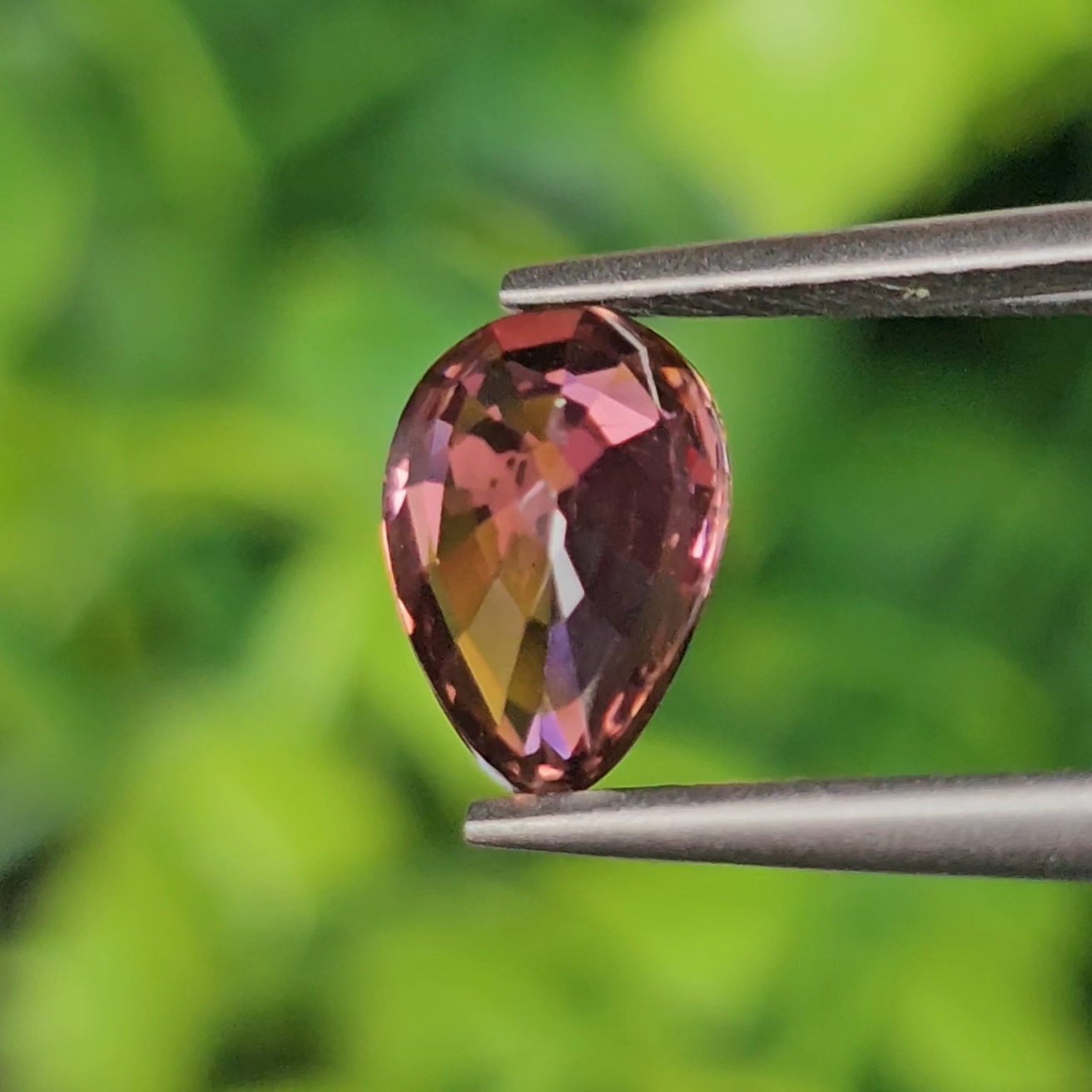 พลอย ชมพู พิ้งค์ ทัวร์มารีน (Pink Tourmaline) 1.38 กะรัต (Cts.) อัญมณีมงคลประจําวันเกิด เครื่องประดับพลอย