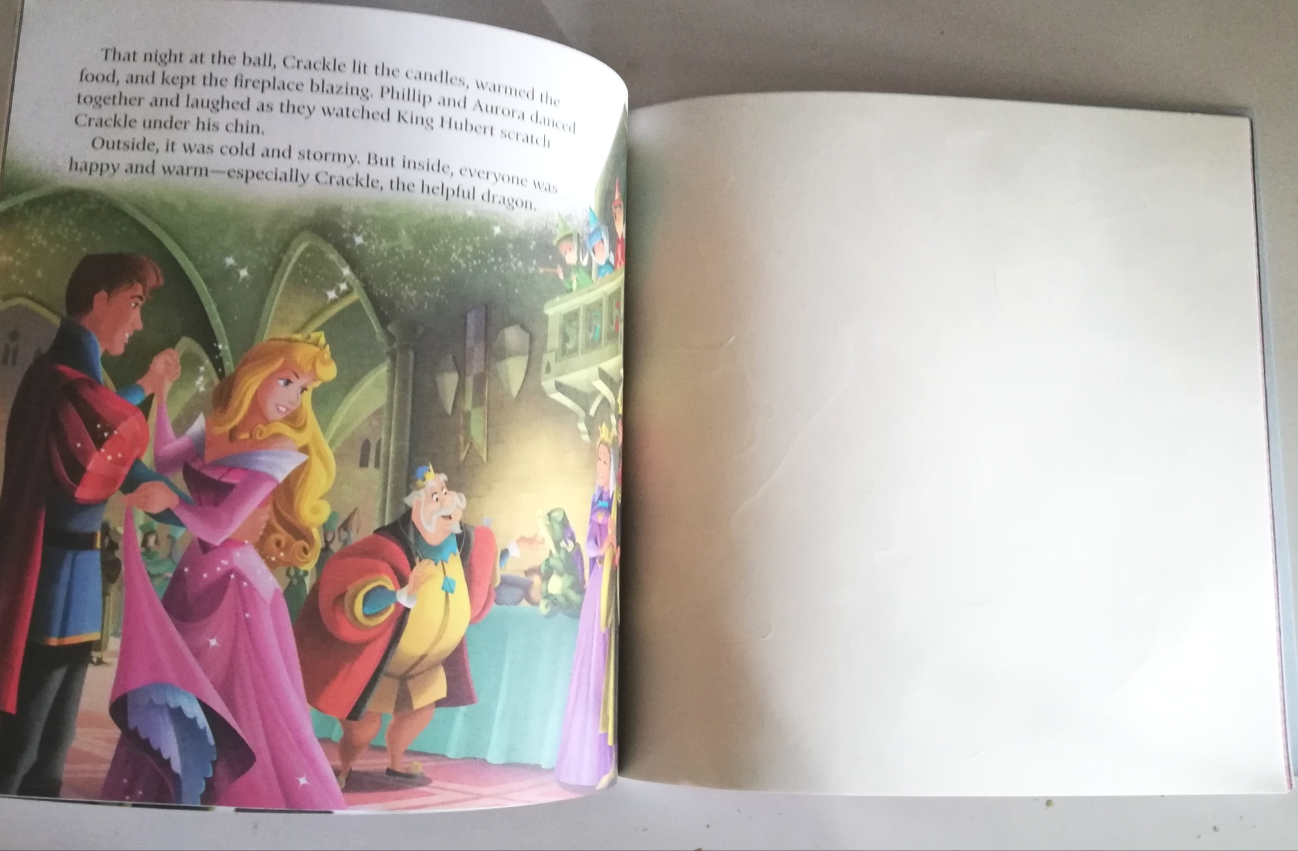 หนังสือนิทานฉบับภาษาอังกฤษ จาก วอลท์ดิสนีย์ แบบ 2 เรื่องใน 1 เล่ม ,เจ้าหญิงกบ เทียน่าและเพื่อนหมาขนฟู กับสติ๊กเกอร์มากกว่า50แบบ , PRINCESS Tiana and Her Furry Friend 2Books in 1! Over 50 Stickers! ด้านหลังㆍPRINCESS Aurora and the Helpful Dragon พร้อมสติ๊ก