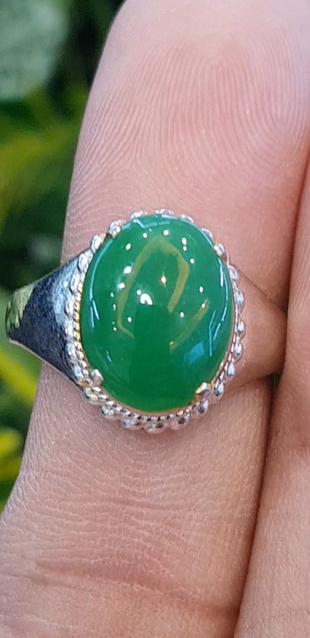 หยก พม่า แท้ Jade แหวนหยก 翡翠戒指 (Jadeite ring) 2.59 กะรัต (Cts.) ดิบ ไม่ผ่านการปรับปรุง (Type A) พม่า (Myanmar)