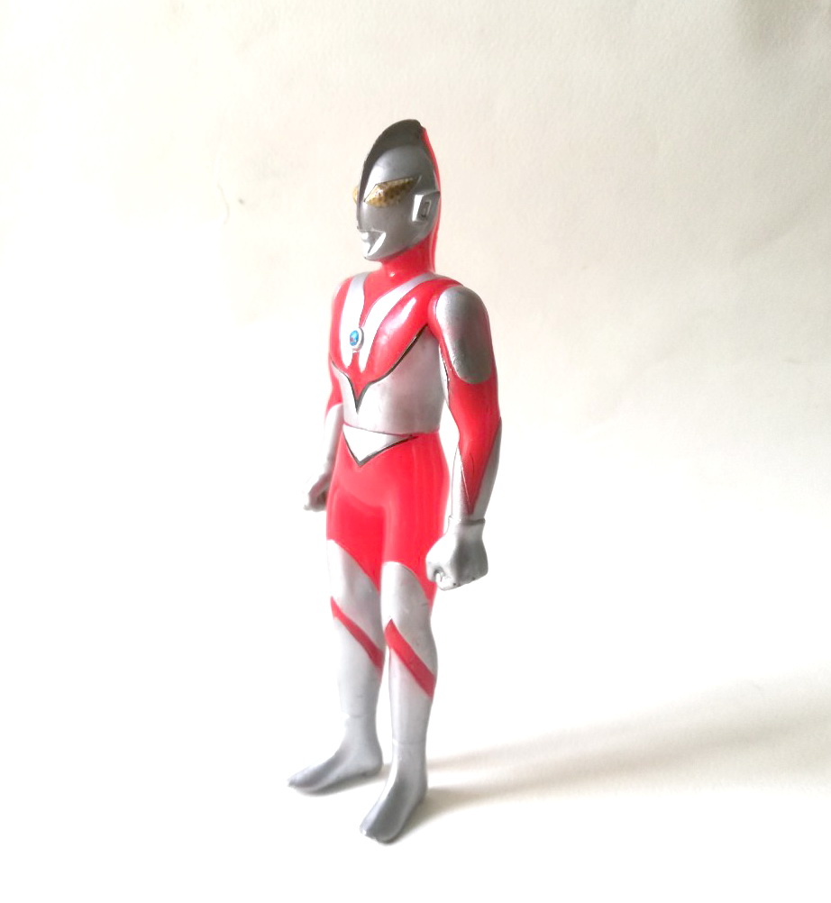 ซอฟ 6.5 นิ้ว อุลตร้าแมนตัวปลอม (อิมิต อุลตร้าแมน) ขนาดตามรูป อุลตร้าแมนตัวร้ายร่างแปลงมนุษย์ดาวซาราป ในอุลตร้าแมนคนแรก