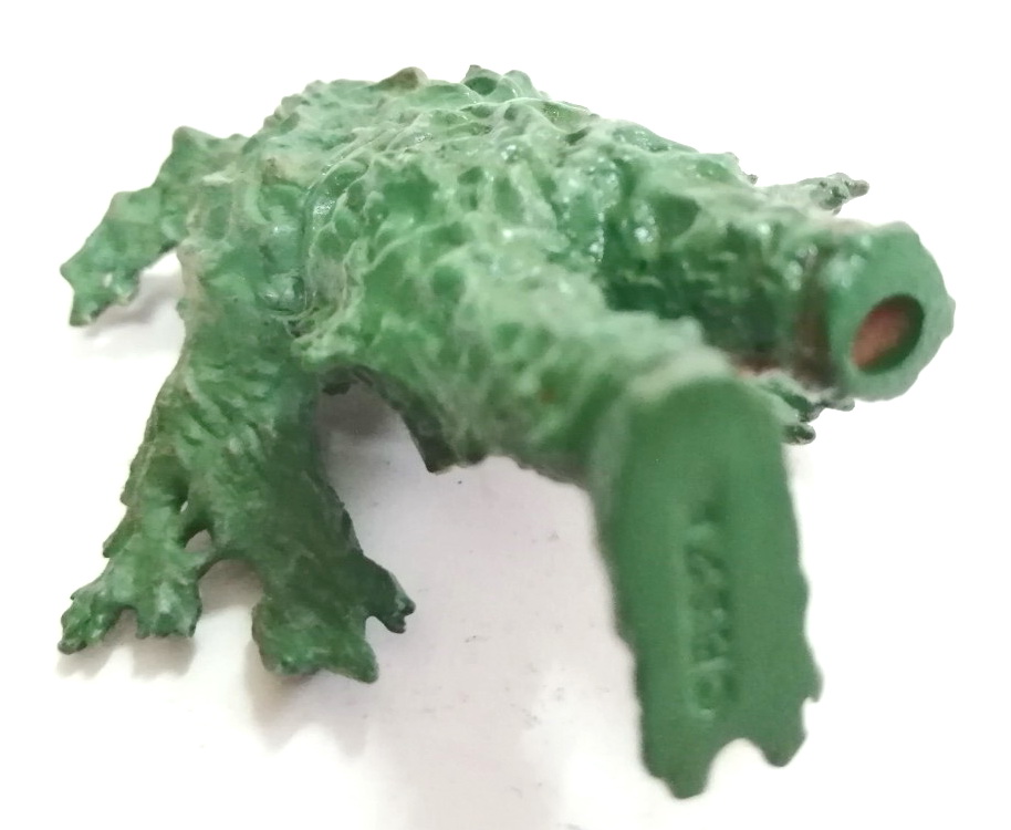 กาชาปอง HG SERIES ***ตำหนิเท้าหายหนึ่งข้าง ชุดสัตว์ประหลาดจากเรื่องอุลตร้าเซเว่น Ultra Seven ตัวนี้คือ YR-X สัตว์ต่างดาว Alien ที่ถูกนำมาทดลองในรูปมนุษย์พืชขนาดสูงราว 10 ซม.