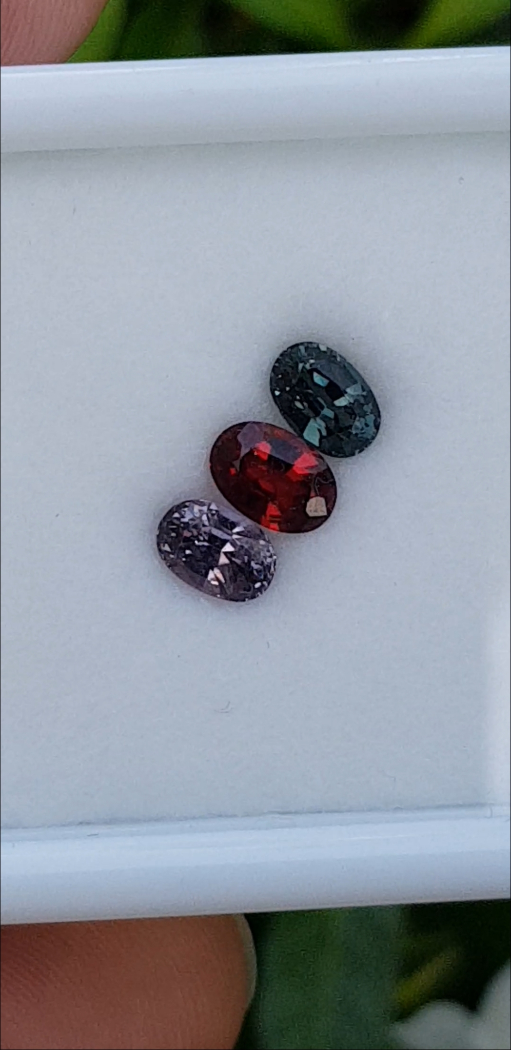 พลอย สปิเนล พม่า Spinel Myanmar 2.10 กะรัต (Cts.) พม่า ดิบ VVS