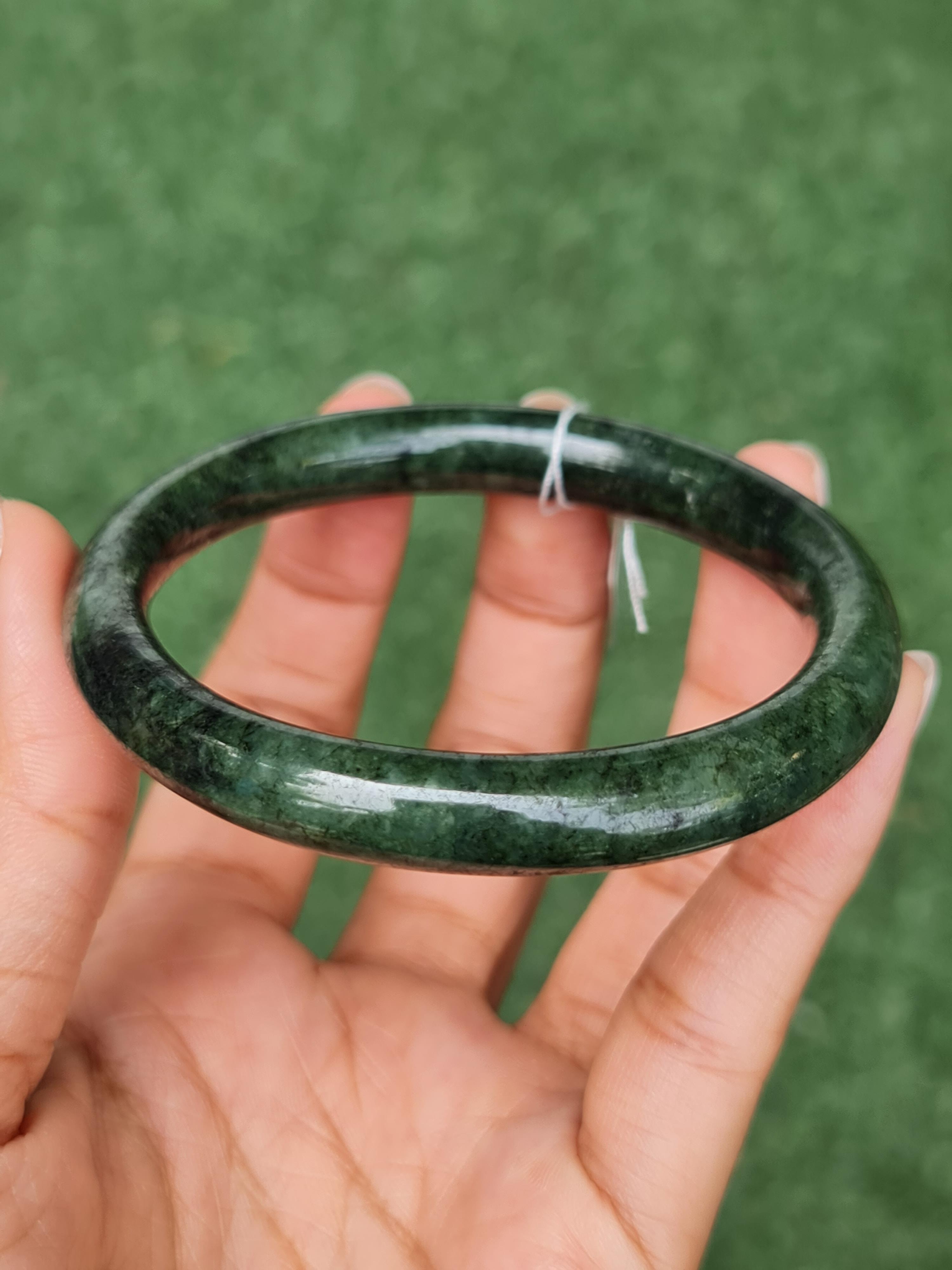 JB0703-010 หยก พม่า แท้ Jade กำไลหยก (Jadeite bracelet) พม่า (Myanmar) 59.6 มม.