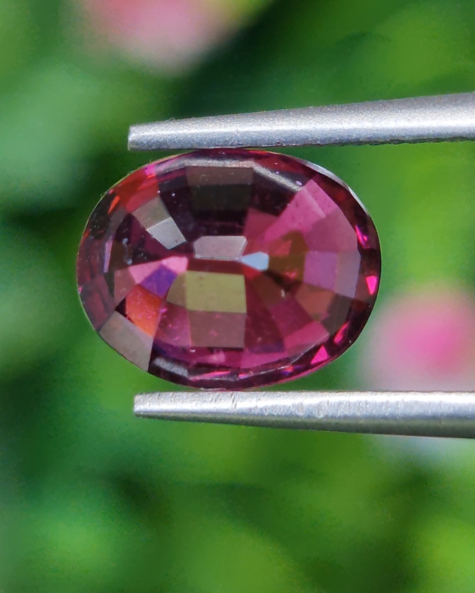 พลอย โรโดไลต์ กาเน็ท Rhodolite Garnet 2.71 กะรัต Cts.พลอยแท้ อัญมณีมงคลประจําวันเกิด เครื่องประดับพลอย