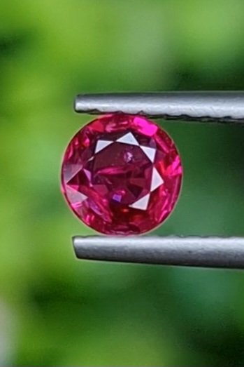 พลอย ทับทิม Ruby sapphire 0.55 กะรัต (Cts.) VS พลอยแท้ อัญมณีมงคลประจําวันเกิด เครื่องประดับพลอย