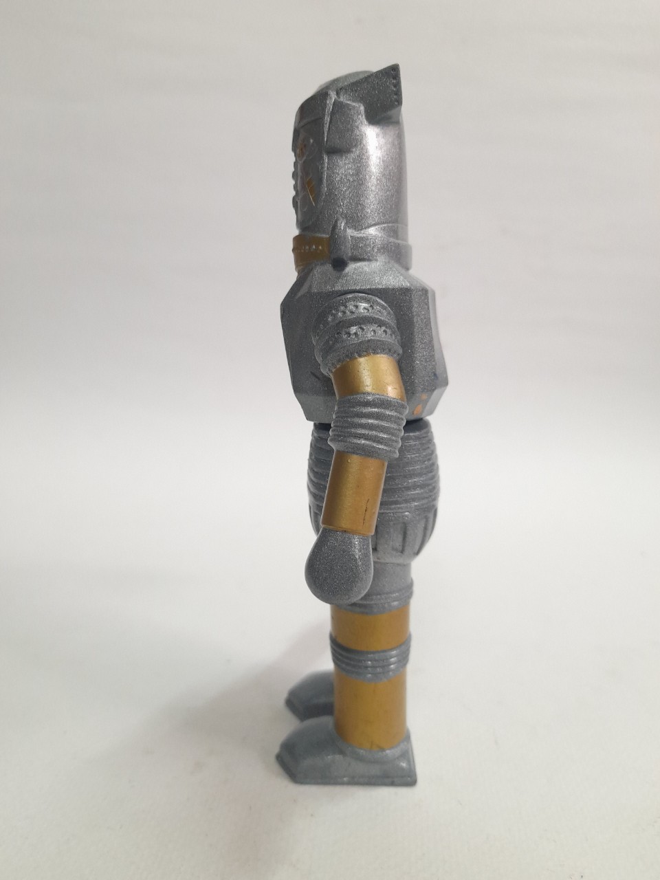 ซอฟ 6.5-7 นิ้ว หุ่นยนต์ U-TOM จากอุลตร้า เซเว่น มือสอง สภาพดี มีรอยบ้าง มีปั๊มใต้เท้า japan 1983 ไม่พบบ่อย