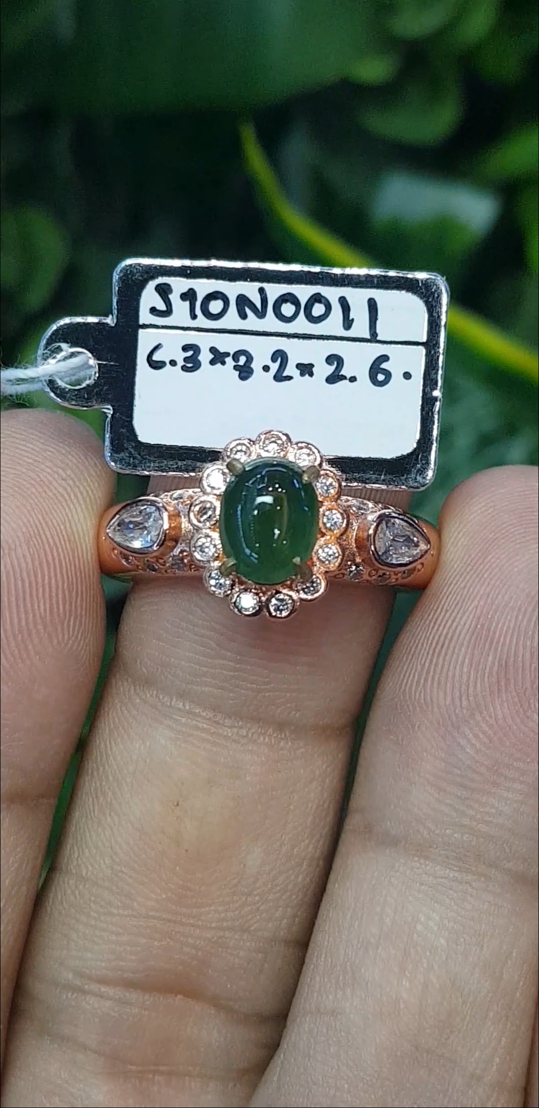หยก พม่า แท้ Jade แหวนหยก แหวน หยก (jadeite) 1.19 กะรัต (Cts.) ดิบ (Size) 59 ไม่ผ่านการปรับปรุง (Type A) พม่า (Myanmar)