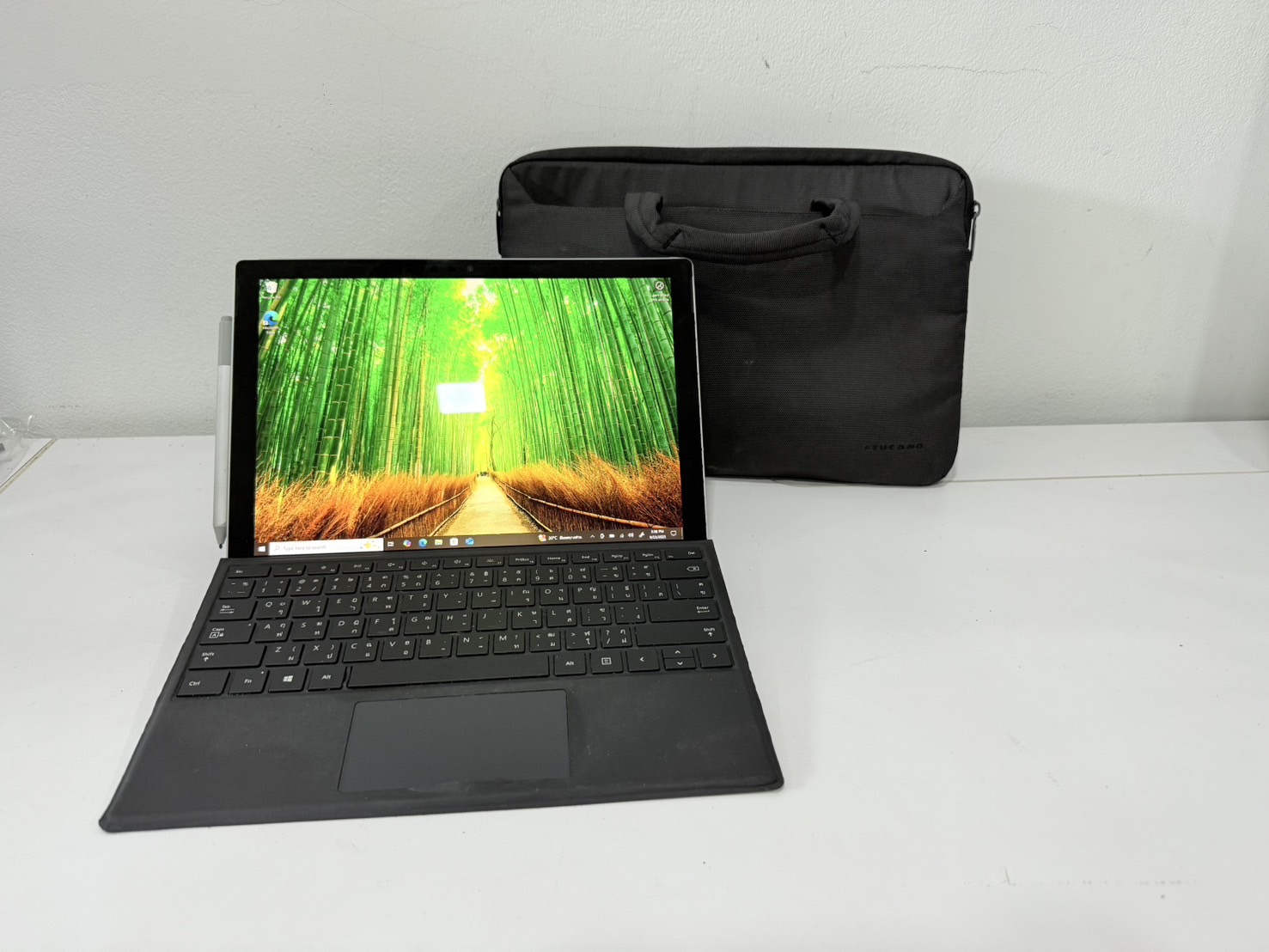 Microsoft Surface Pro(i5-7300U/8GB/128GB)+Adapter + กระเป๋า แบต64%