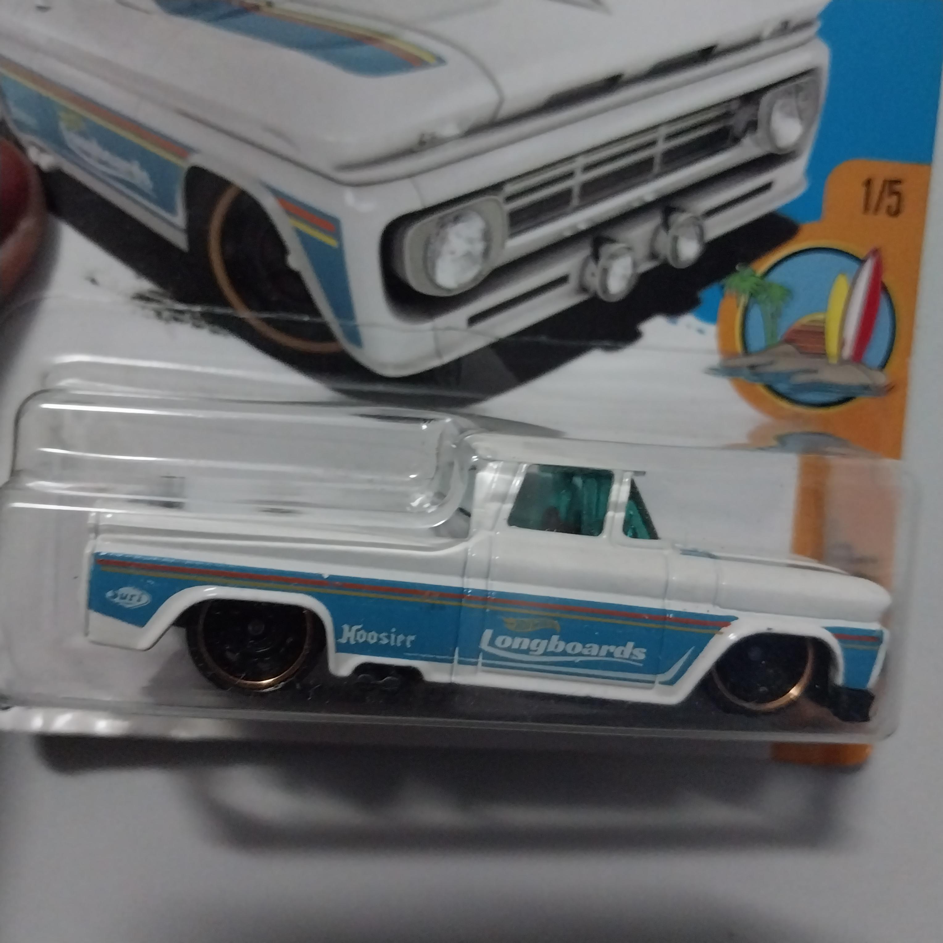 มีหลายภาพ โมเดลรถกะบะจากHotWheel รุ่น #custom62chevypickup **มุมแพ็คมีรอยบ้าง ตามภาพ