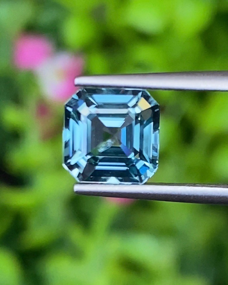 พลอย เพทาย (Zircon) 2.48 กะรัต (Cts.) พลอยแท้ อัญมณีมงคลประจําวันเกิด เครื่องประดับพลอย