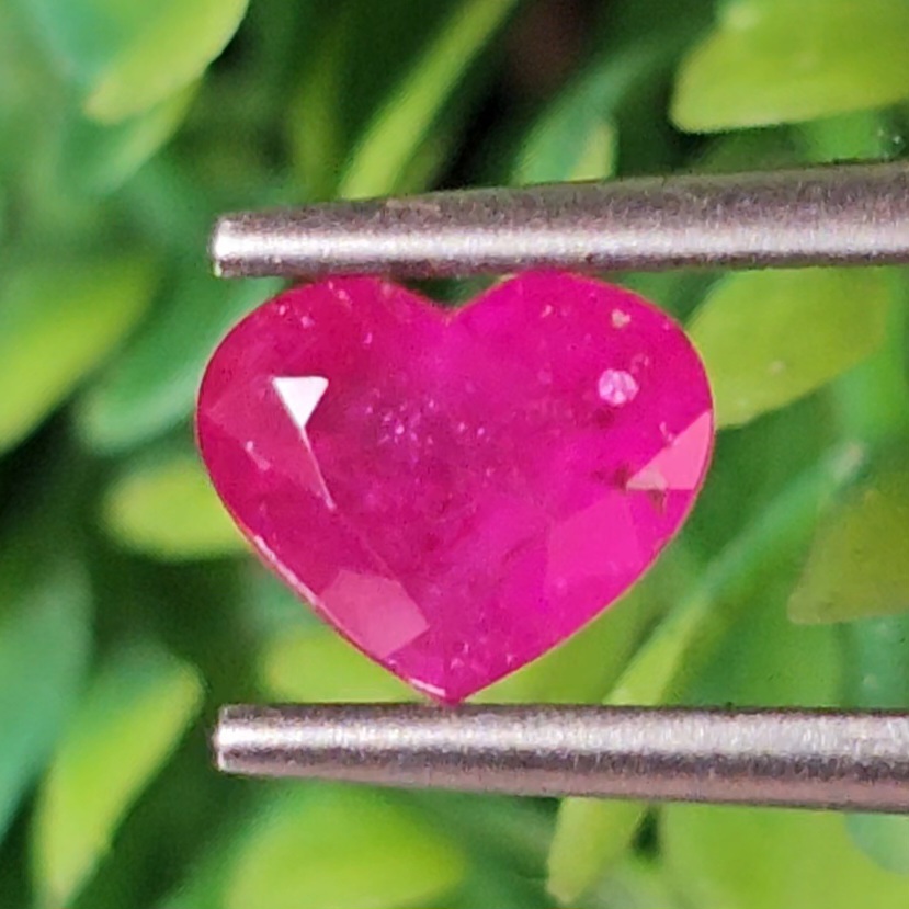 พลอย ชมพู พิ้ง แซฟไฟร์ Pink Sapphire 1.11 กะรัต (Cts.) พลอยแท้ อัญมณีมงคลประจําวันเกิด เครื่องประดับพลอย