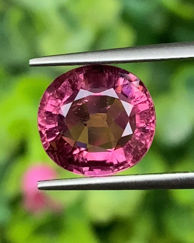 พลอย ชมพู พิ้งค์ ทัวร์มารีน (Pink Tourmaline) 3.94 กะรัต (Cts.) อัญมณีมงคลประจําวันเกิด เครื่องประดับพลอย