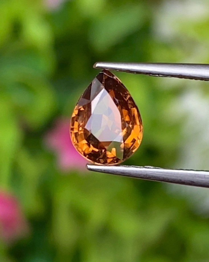 พลอย เพทาย (Zircon) 1.30 กะรัต (Cts.) พลอยแท้ อัญมณีมงคลประจําวันเกิด เครื่องประดับพลอย