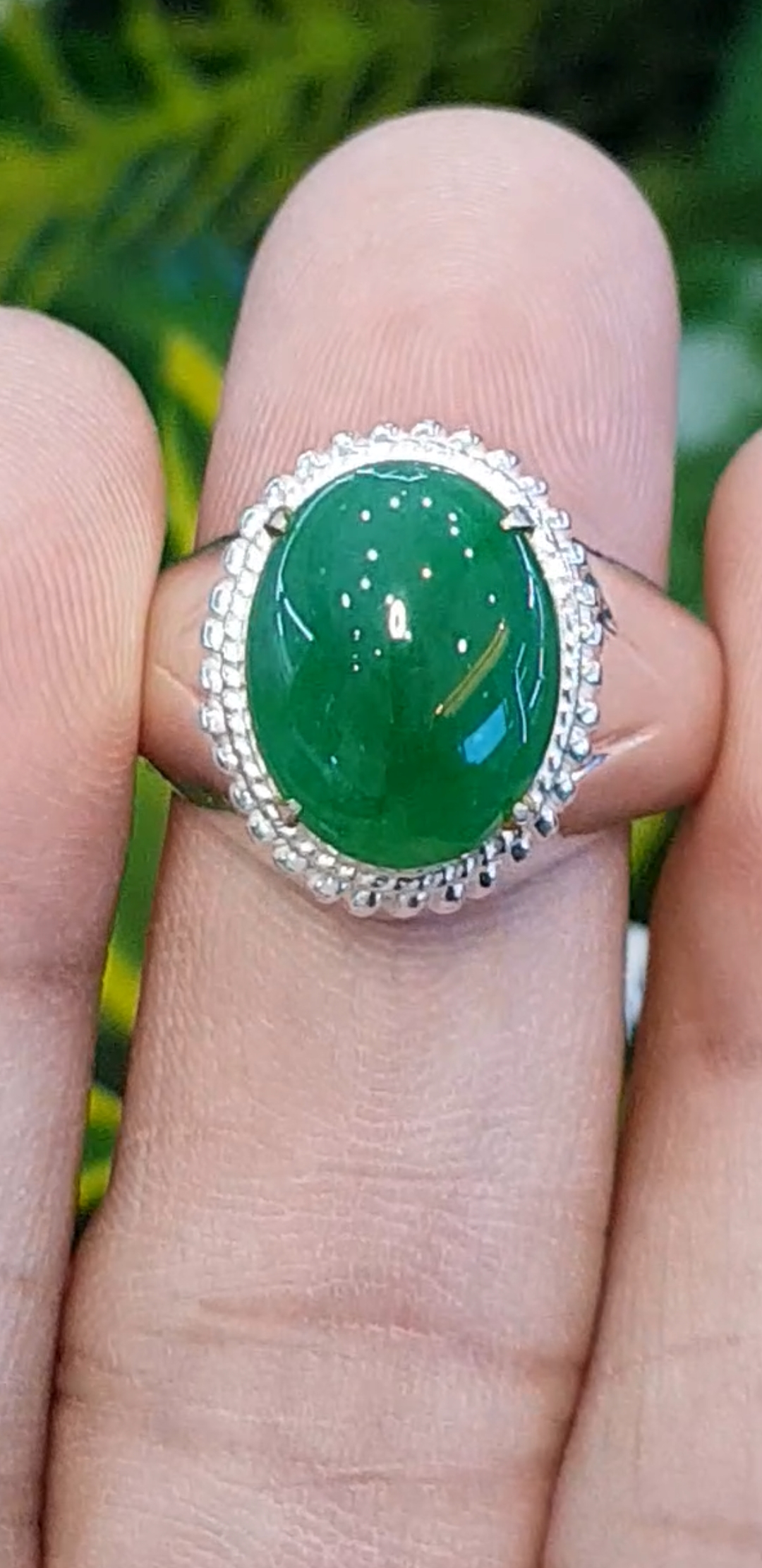 หยก พม่า แท้ Jade แหวนหยก 翡翠戒指 (Jadeite ring) 4.21 กะรัต (Cts.) ดิบ Size 62 ไม่ผ่านการปรับปรุง (Type A) พม่า (Myanmar)