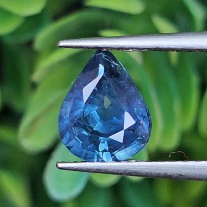 พลอย ไพลิน (Blue Sapphire) 1.10 กะรัต (Cts.) พลอยแท้ อัญมณีมงคลประจําวันเกิด เครื่องประดับพลอย