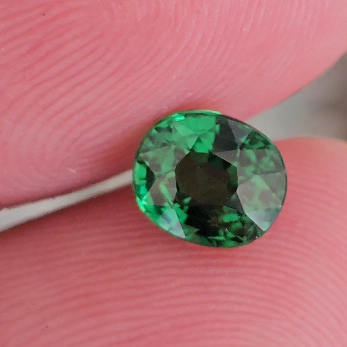 พลอย ซาโวไรท์ Tsavorite Garnet 1.24 กะรัต (Cts.) ดิบ Unheated พร้อมใบเซอร์ อัญมณีมงคลประจําวันเกิด เครื่องประดับพลอย